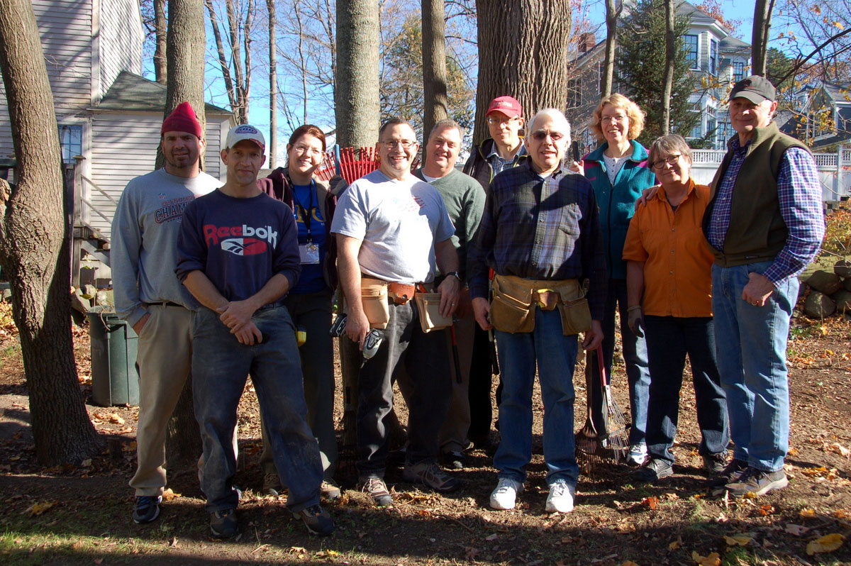 FreeChristianChurchVolunteers_112013_web.jpg