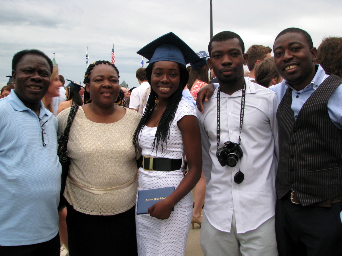 Grad_AbigailFamily_062014.jpg